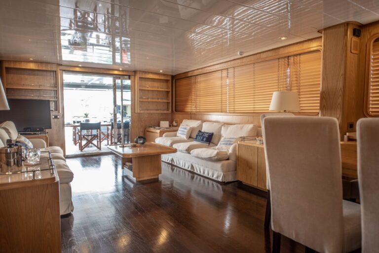 Salon view aft