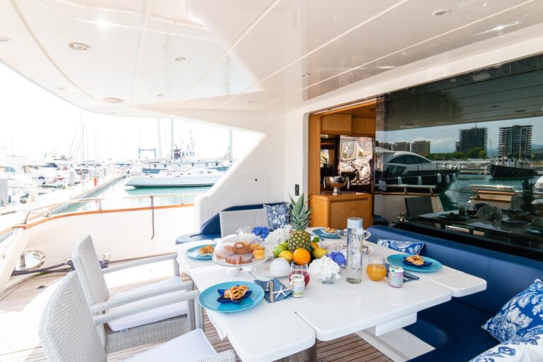Alfresco Dining