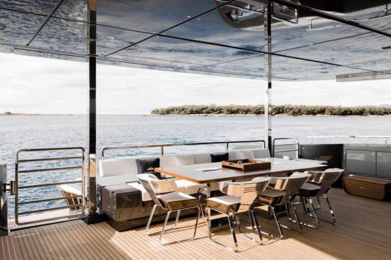 Open Dining With Sea Views