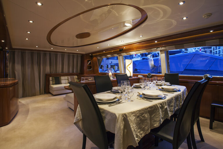 MY LEONIDA - Formal dining