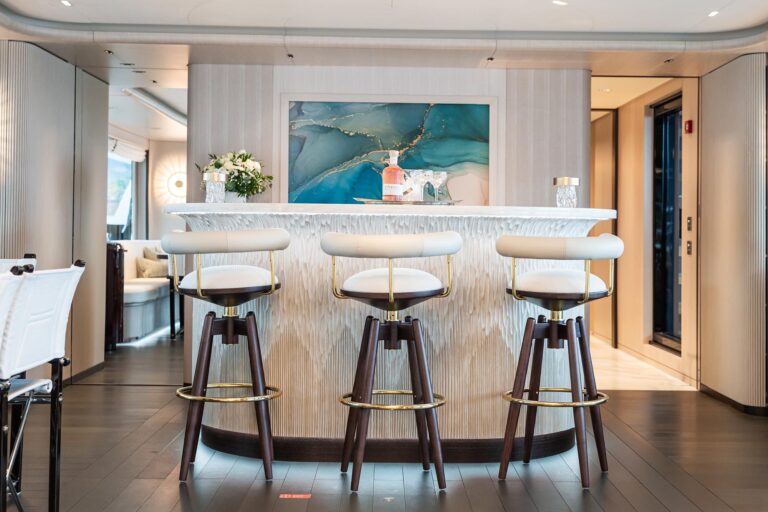 Main Salon Bar