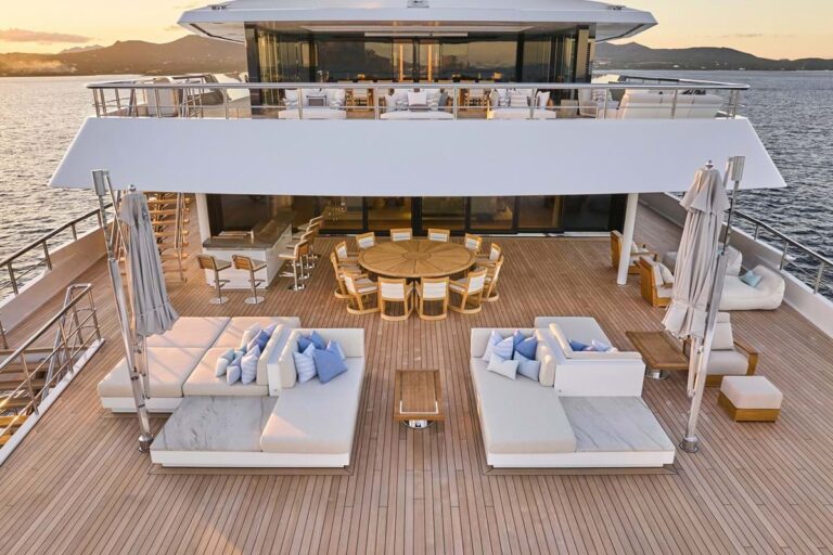Owner's Aft Deck