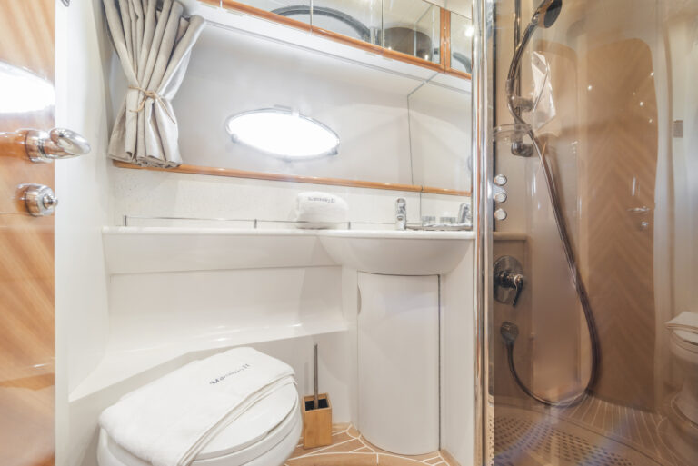 Twin Cabin Ensuite