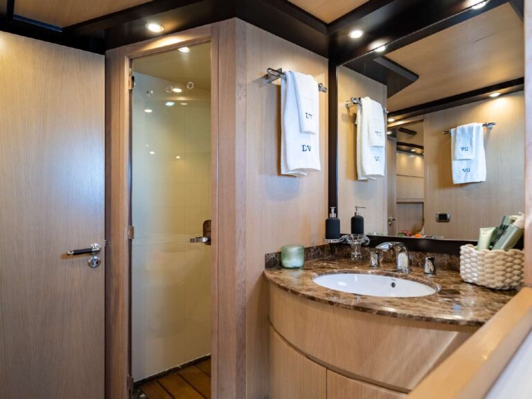 Twin Cabin Ensuite