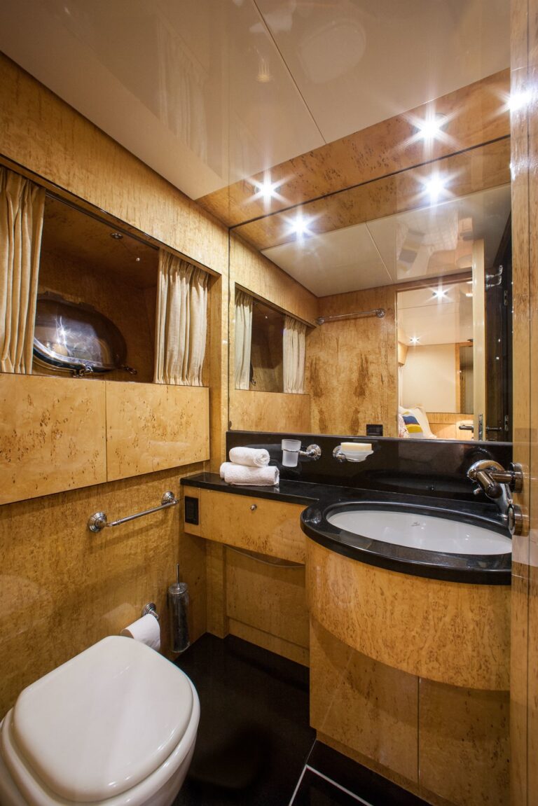 Twin Cabin Bathroom