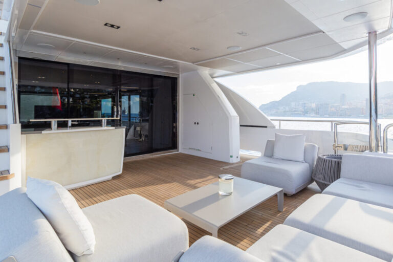 Main deck aft