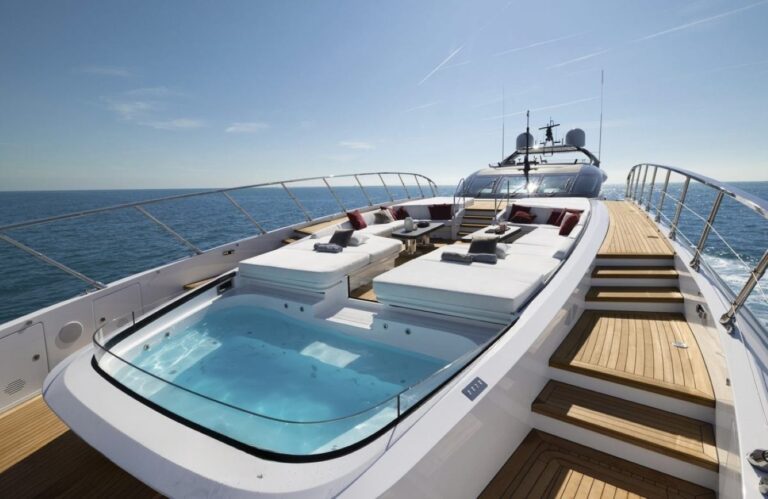 Exterior Sunbathing Area