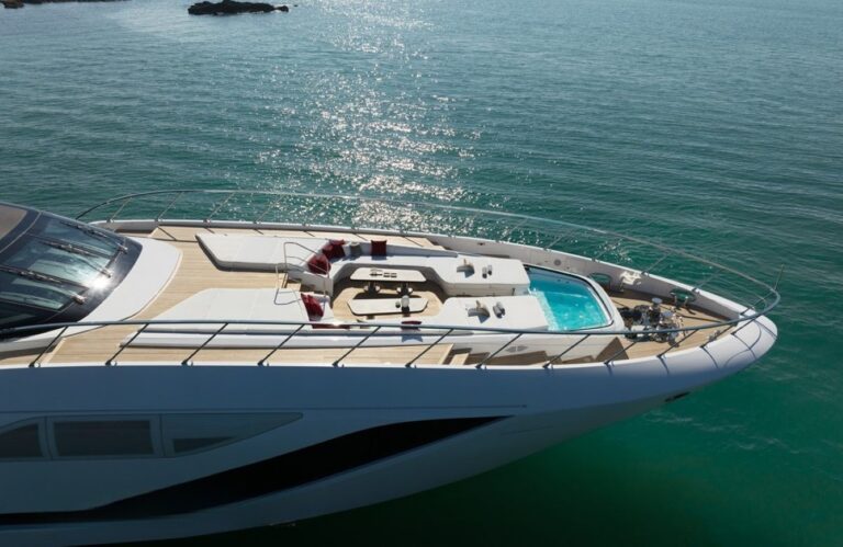 Exterior Sunbathing Area