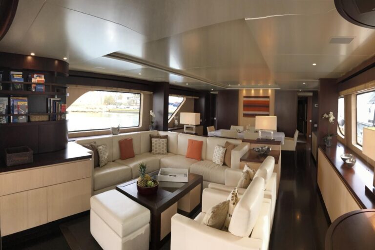 Main Salon Lounge