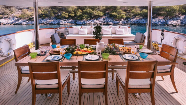 Al Fresco Dining