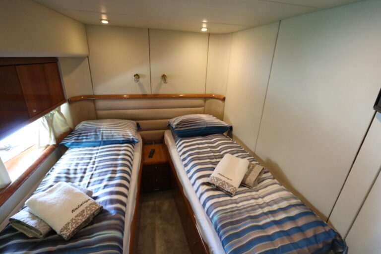 Twin Cabin