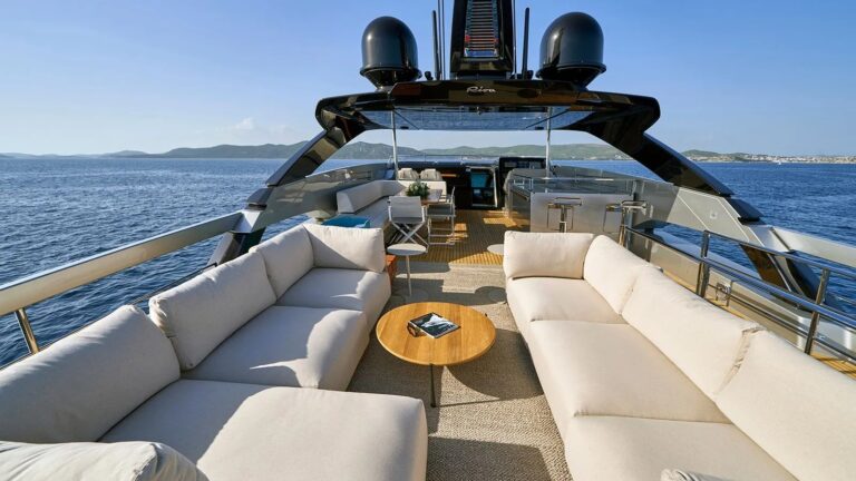 Flybridge Seating