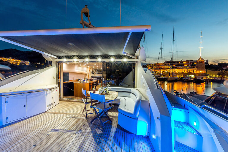 MY OCTAVIA - Aft deck by night