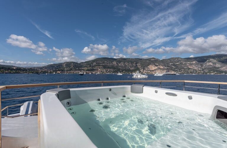 Exterior Sunbathing Area