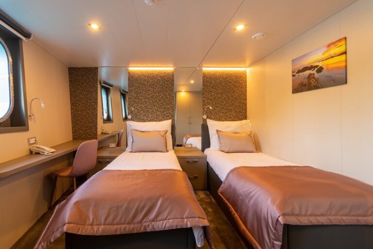 Twin Cabin