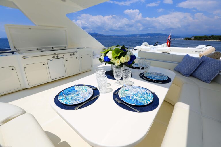 Upper Deck Dining