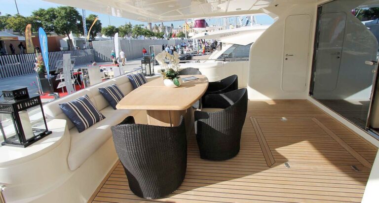 Aft Alfresco Dining