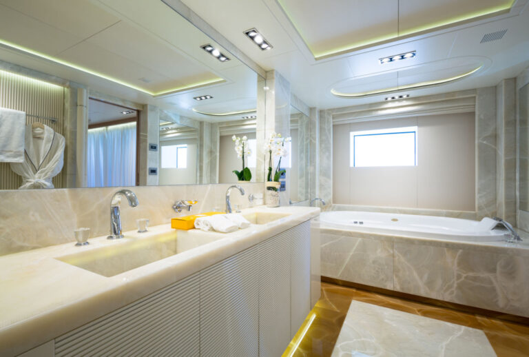 Guest Cabin - Bathroom