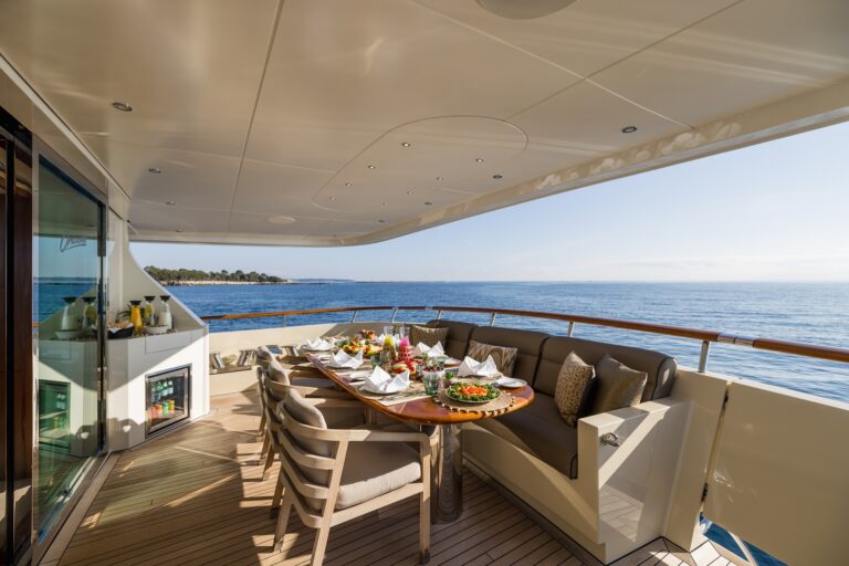 Main Deck Dining