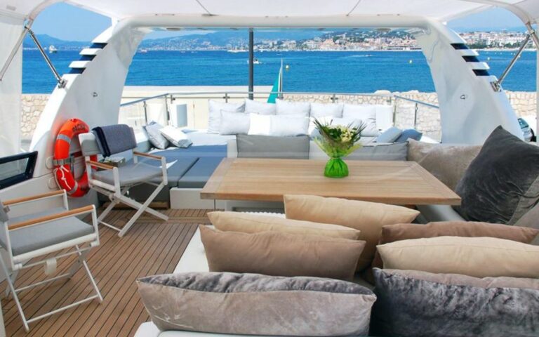 Flybridge