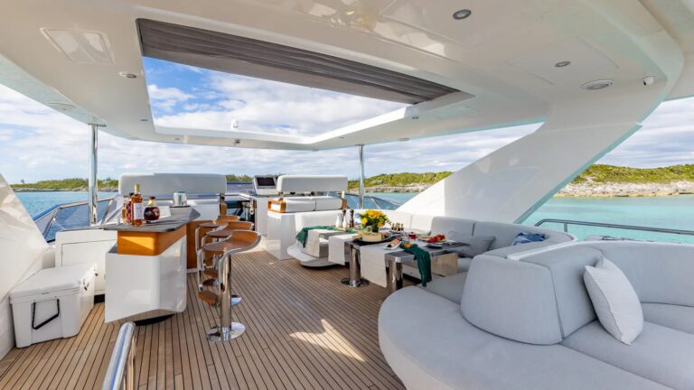 Flybridge Sun Deck