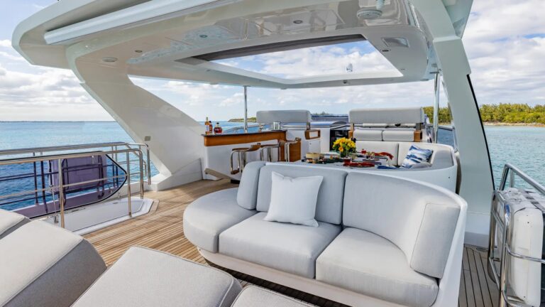 Flybridge Sun Deck