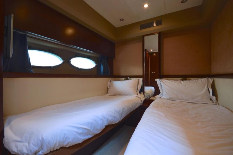 Twin Cabin
