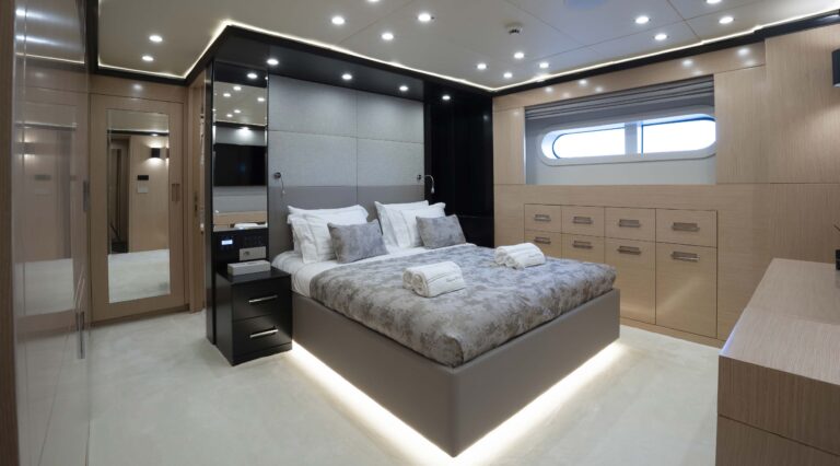 Port side double guest suite