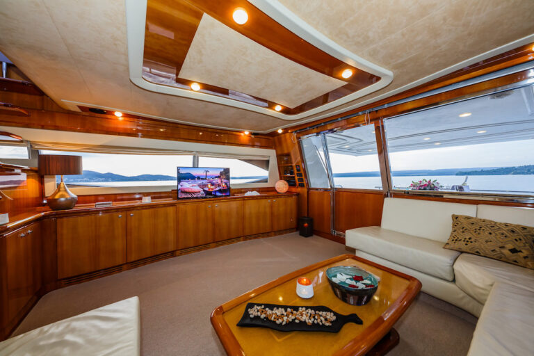 Saloon With TV