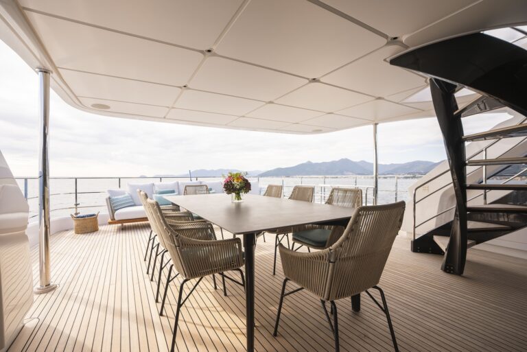 Main Deck Dining