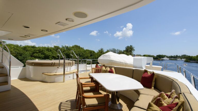 Sun Deck With Jacuzzi