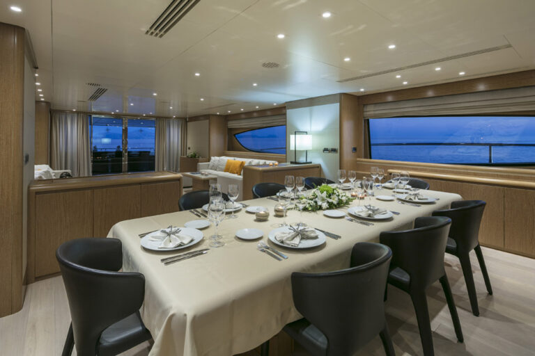 MY RINI V - Formal dining