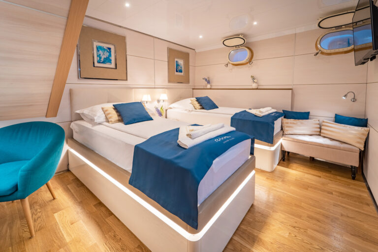 Twin Cabin