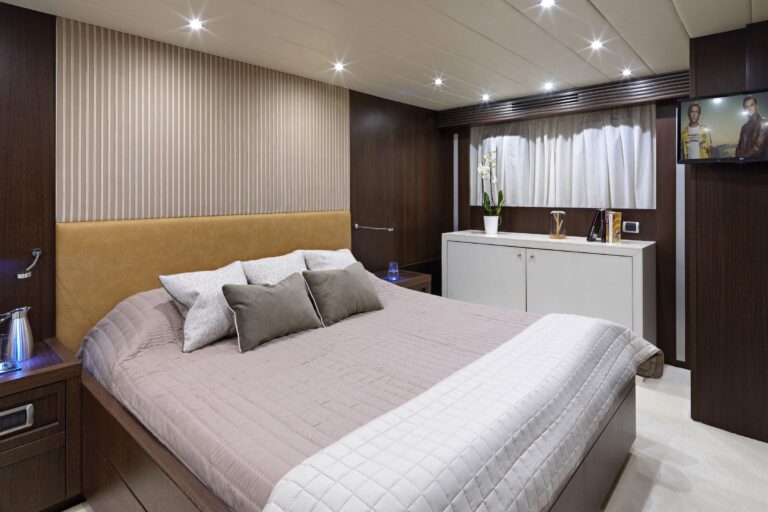 Double Cabin