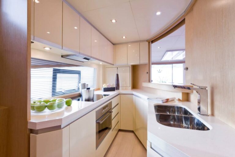 MY SASCHA - Galley