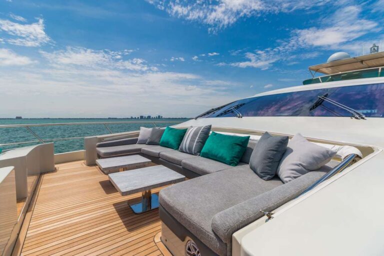 Foredeck Sunbathing Area