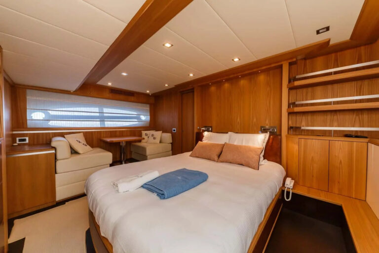 Master Cabin With Seating Area