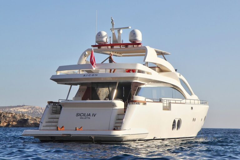 Aft View Lifestyle