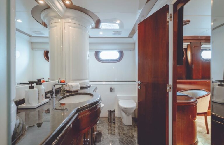 Guest Suite Attached Bathroom