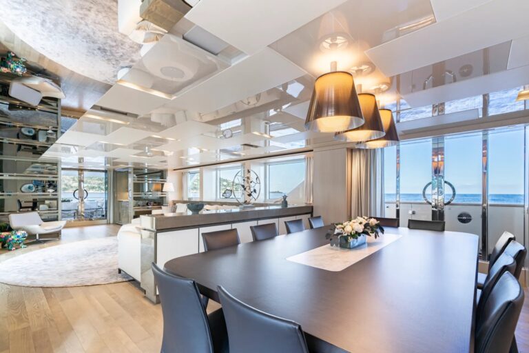 Main salon view aft