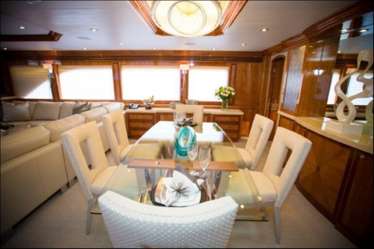 MY STERLING V - Dining