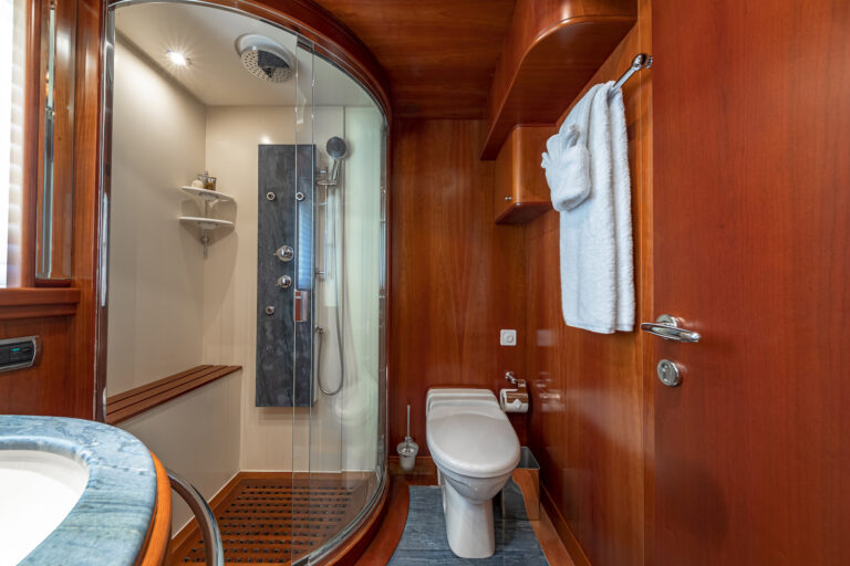 Double Ensuite Bathroom