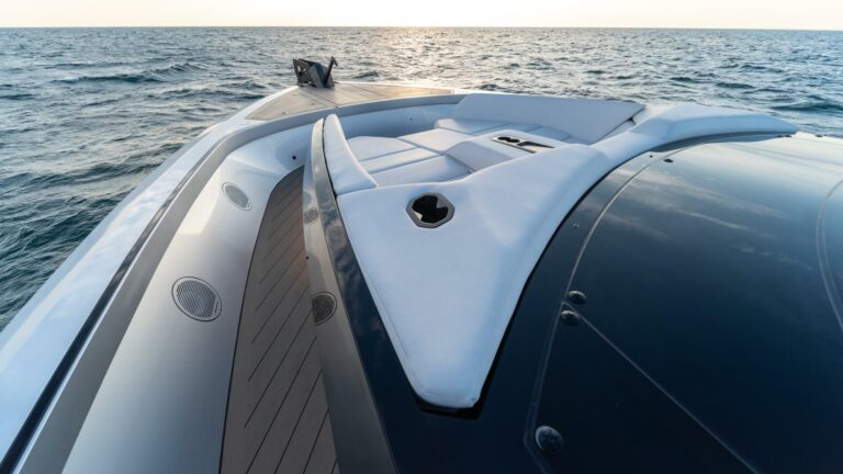 Foredeck Seating