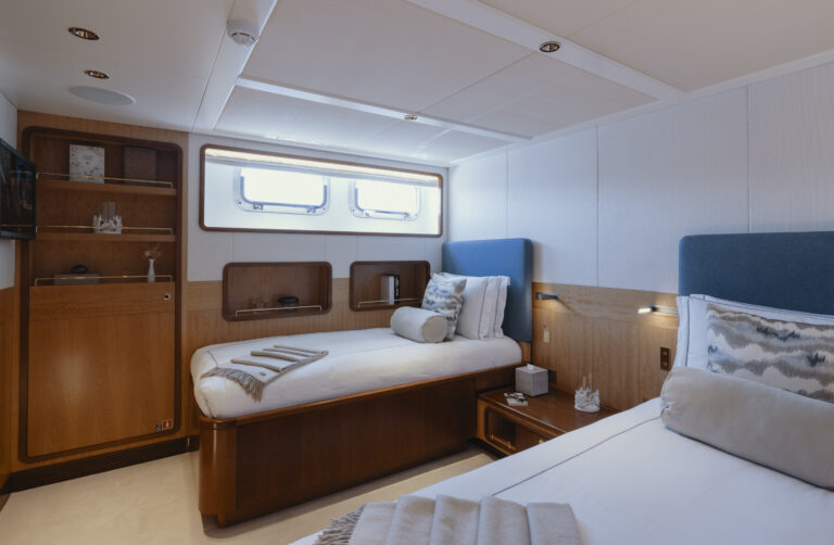 Twin suite