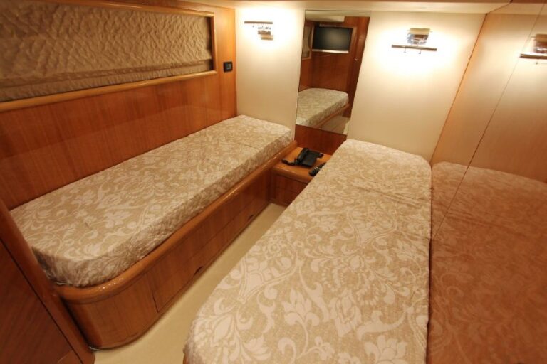 Twin Cabin