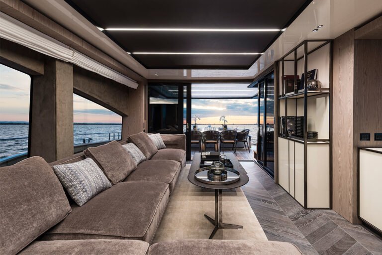 Main Salon Lounge