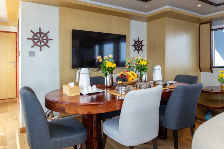 Main Salon Dining