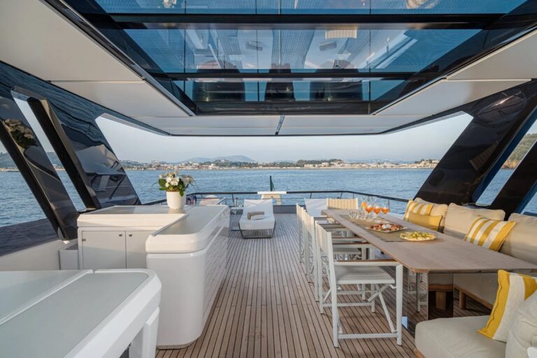Sociable sun deck