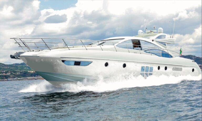 Moto yacht WHITE GIADA