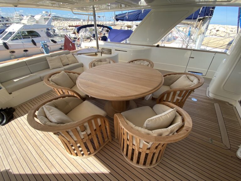 Main deck aft
